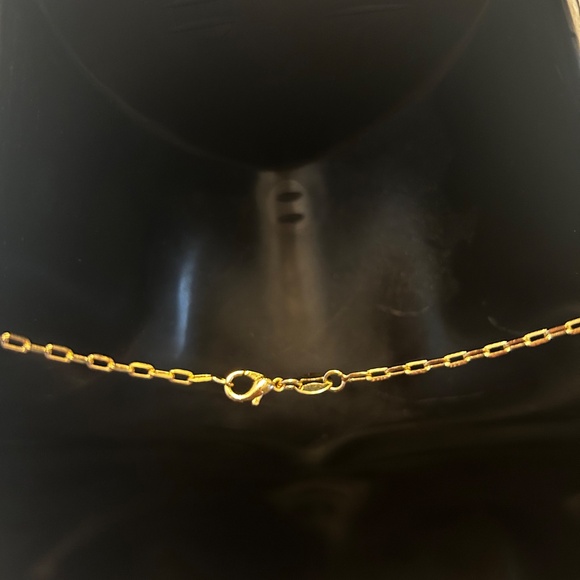 18 karat Gold plates Simple Chain necklace, 17inches long - Picture 3 of 6